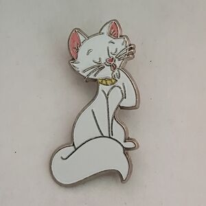 Disney Pin Trading The Aristocats Duchess Cats & Dogs Mystery Collection Pin